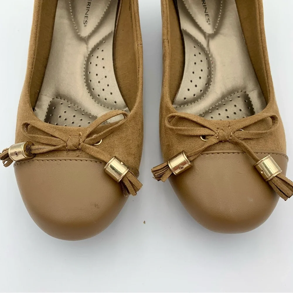 Catherine’s Wedge Heels Shoes Women Sz 9W WIDE Tan Faux Suede Comfort Bow Tassel